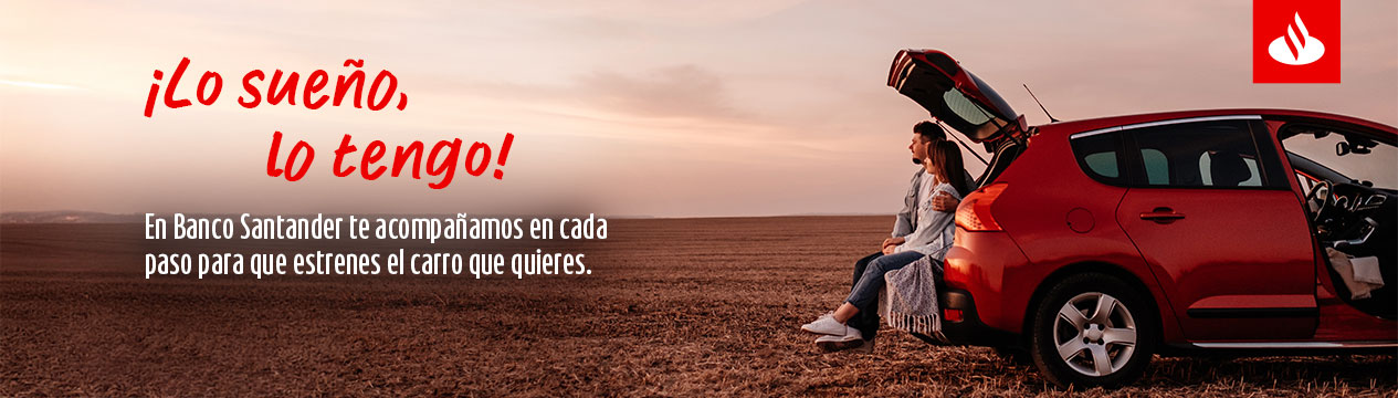 pareja con un vehículo rojo
